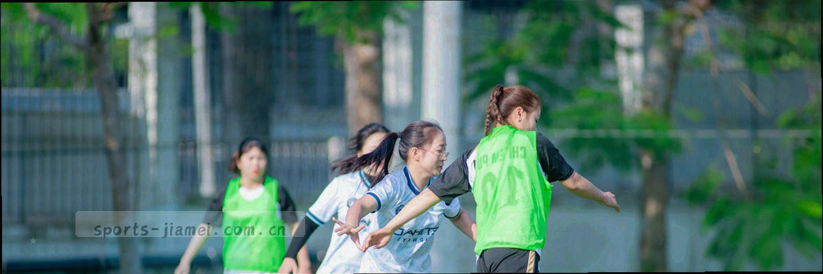 抽象问号图形与粗边框组合，代表帮助中心视觉标识